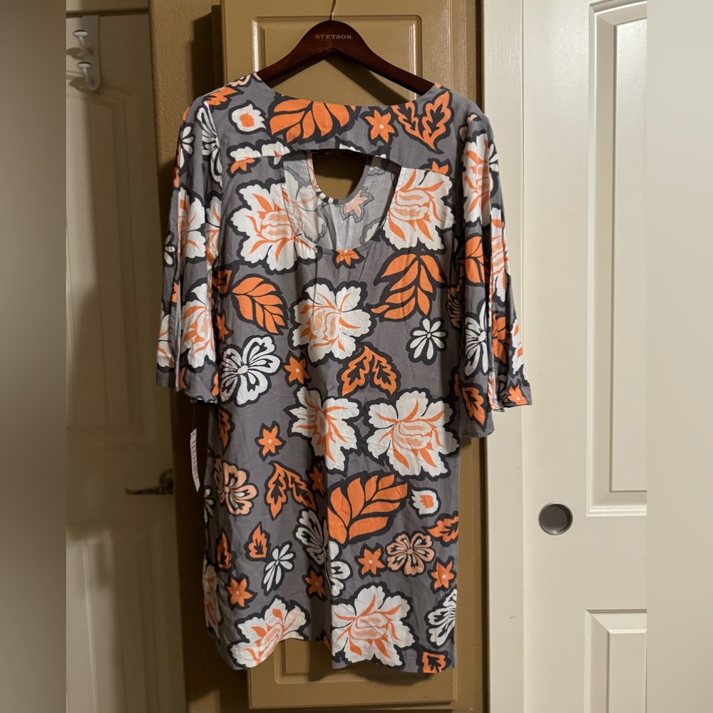 Women’s 3/4 inch sleeve dress
